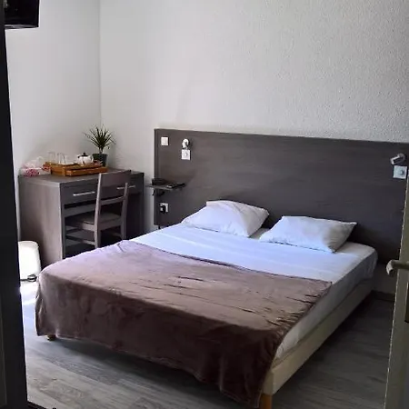 Center Hotel 2*