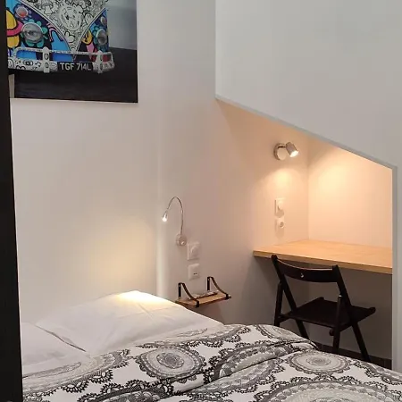 Center Hotel 2*