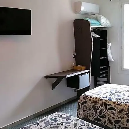 Center Hotel 2*